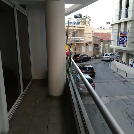 Luxury 1 Bedroom 103, City Center * 拉纳卡